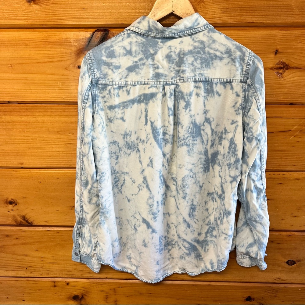 GUESS Tie-Dye Denim Longsleeve Button Up Womens Top Shirt W Pockets M - Picture 3 of 3
